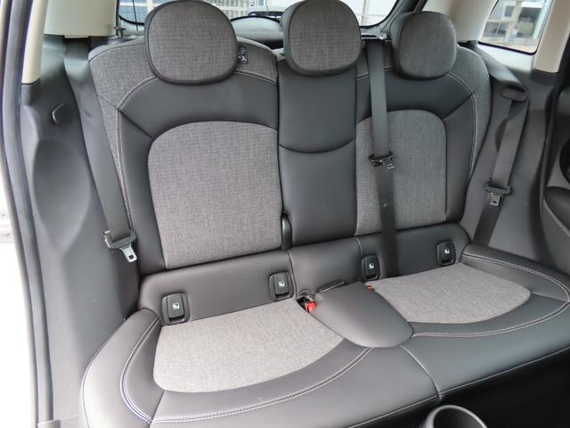 MINI クーパーD クラシック・トリム バックカメラ クリアランスソナー オートクルーズコントロール 衝突被害軽減システム オートライト アルミホイール スマートキー シートヒーター LEDヘッドランプ アイドリングストップ オットマン(42枚目)