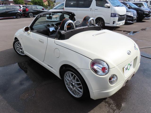 コペン アルティメットエディションＩＩ　オープンカー　ＥＴＣ　バックカメラ　ナビ　ＴＶ　ＡＴ　キーレスエントリー　シートヒーター　アルミホイール　衝突安全ボディ　ＡＢＳ　ＣＤ　ＤＶＤ再生　Ｂｌｕｅｔｏｏｔｈ　エアコン　パワーステアリング（13枚目）