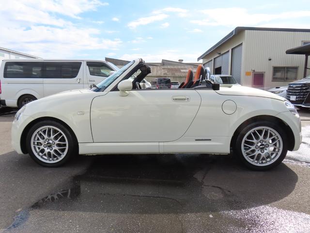 コペン アルティメットエディションＩＩ　オープンカー　ＥＴＣ　バックカメラ　ナビ　ＴＶ　ＡＴ　キーレスエントリー　シートヒーター　アルミホイール　衝突安全ボディ　ＡＢＳ　ＣＤ　ＤＶＤ再生　Ｂｌｕｅｔｏｏｔｈ　エアコン　パワーステアリング（23枚目）