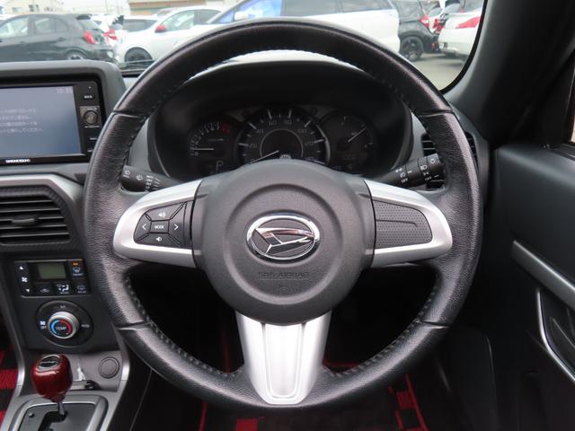 コペン ローブ　オープンカー　ＬＥＤヘッドランプ　ＣＶＴ　スマートキー　アイドリングストップ　シートヒーター　アルミホイール　盗難防止システム　衝突安全ボディ　ＡＢＳ　ＥＳＣ　ＣＤ　ＤＶＤ再生　エアコン（3枚目）