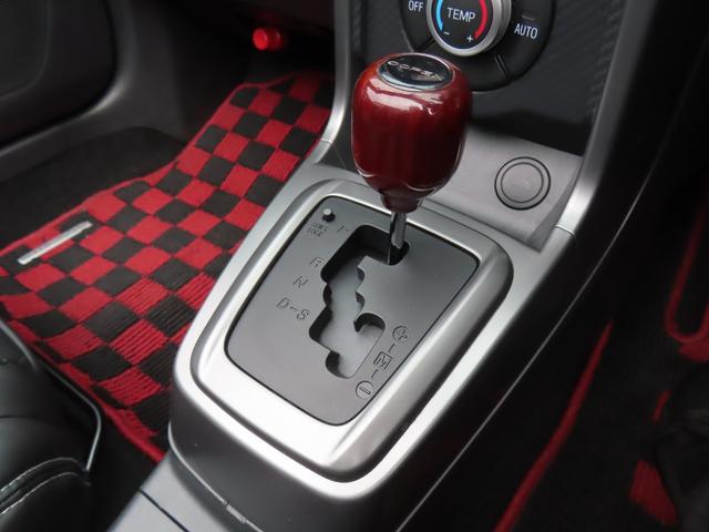 コペン ローブ　オープンカー　ＬＥＤヘッドランプ　ＣＶＴ　スマートキー　アイドリングストップ　シートヒーター　アルミホイール　盗難防止システム　衝突安全ボディ　ＡＢＳ　ＥＳＣ　ＣＤ　ＤＶＤ再生　エアコン（4枚目）