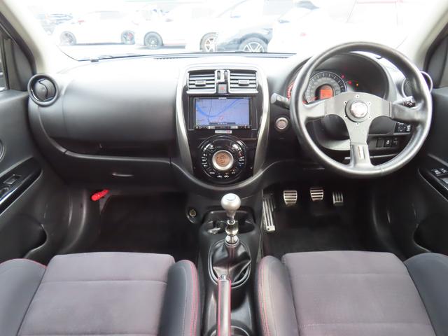 マーチ ニスモ　Ｓ　バックカメラ　ナビ　ＴＶ　アルミホイール　オートライト　スマートキー　電動格納ミラー　ＭＴ　盗難防止システム　衝突安全ボディ　ＡＢＳ　ＥＳＣ　ＣＤ　ＤＶＤ再生　ＵＳＢ　ミュージックプレイヤー接続可（2枚目）