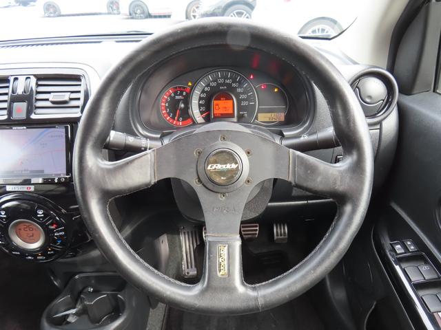 マーチ ニスモ　Ｓ　バックカメラ　ナビ　ＴＶ　アルミホイール　オートライト　スマートキー　電動格納ミラー　ＭＴ　盗難防止システム　衝突安全ボディ　ＡＢＳ　ＥＳＣ　ＣＤ　ＤＶＤ再生　ＵＳＢ　ミュージックプレイヤー接続可（3枚目）