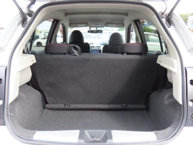 マーチ ニスモ　Ｓ　バックカメラ　ナビ　ＴＶ　アルミホイール　オートライト　スマートキー　電動格納ミラー　ＭＴ　盗難防止システム　衝突安全ボディ　ＡＢＳ　ＥＳＣ　ＣＤ　ＤＶＤ再生　ＵＳＢ　ミュージックプレイヤー接続可（17枚目）