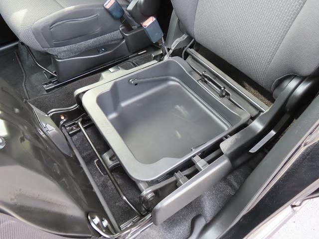 ソリオ ハイブリッドＭＸ　ＥＴＣ　ナビ　ＴＶ　クリアランスソナー　レーンアシスト　衝突被害軽減システム　両側スライド・片側電動　オートライト　スマートキー　アイドリングストップ　シートヒーター　ウォークスルー　ＣＶＴ（32枚目）