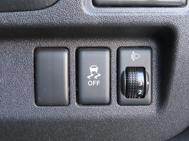 マーチ ニスモ　Ｓ　ＥＴＣ　ナビ　アルミホイール　オートライト　スマートキー　電動格納ミラー　ＭＴ　盗難防止システム　衝突安全ボディ　ＡＢＳ　ＥＳＣ　ＣＤ　ＤＶＤ再生　ミュージックプレイヤー接続可　Ｂｌｕｅｔｏｏｔｈ（12枚目）