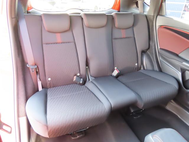 フィット RS ホンダセンシング ETC オートクルーズコントロール レーンアシスト 衝突被害軽減システム アルミホイール オートライト LEDヘッドランプ スマートキー アイドリングストップ 電動格納ミラー フルフラット MT(45枚目)