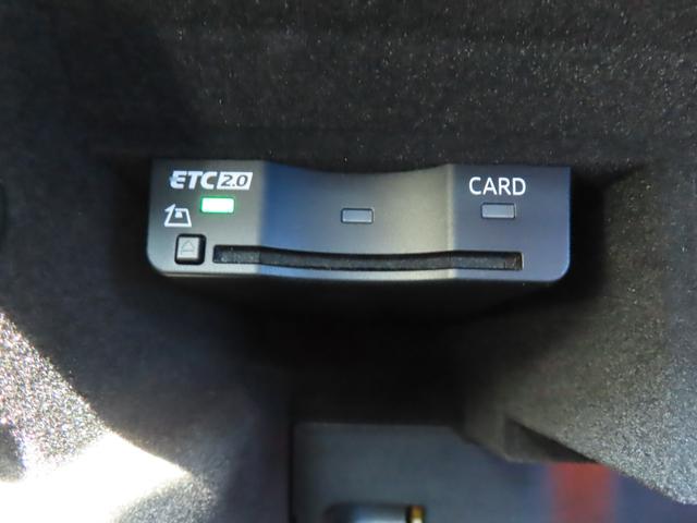 Ｑ３ ３５ＴＦＳＩアドバンスド　全周囲カメラ　クリアランスソナー　レーンアシスト　衝突被害軽減システム　ナビ　ＬＥＤヘッドランプ　ヘッドライトウォッシャー　電動リアゲート　アルミホイール　スマートキー　アイドリングストップ（12枚目）