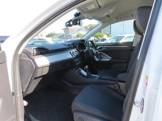 Ｑ３ ３５ＴＦＳＩアドバンスド　全周囲カメラ　クリアランスソナー　レーンアシスト　衝突被害軽減システム　ナビ　ＬＥＤヘッドランプ　ヘッドライトウォッシャー　電動リアゲート　アルミホイール　スマートキー　アイドリングストップ（30枚目）