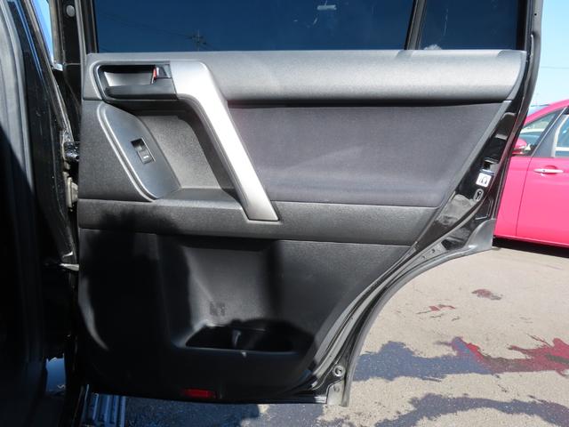 ランドクルーザープラド ＴＸ　４ＷＤ　ＥＴＣ　バックカメラ　ナビ　ＴＶ　オートライト　アルミホイール　スマートキー　ＡＴ　盗難防止システム　衝突安全ボディ　ＣＤ　Ｂｌｕｅｔｏｏｔｈ　ＡＢＳ　ＥＳＣ　エアコン　パワーステアリング（47枚目）
