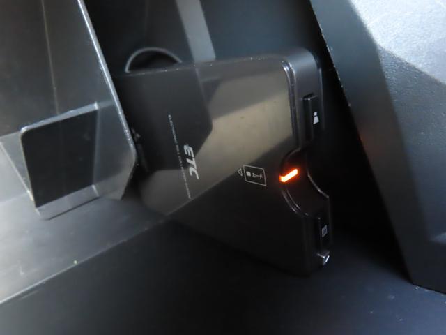 コペン ローブ ETC ナビ TV LEDヘッドランプ スマートキー アイドリングストップ シートヒーター CVT 盗難防止システム ABS ESC CD DVD再生 USB Bluetooth アルミホイール(10枚目)