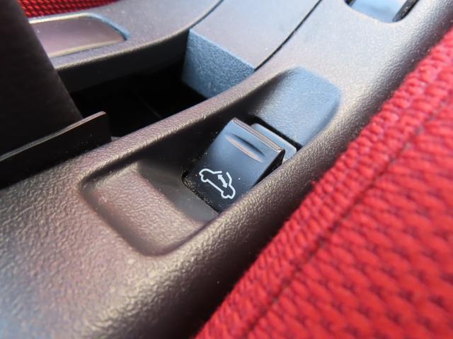 コペン ローブ ETC ナビ TV LEDヘッドランプ スマートキー アイドリングストップ シートヒーター CVT 盗難防止システム ABS ESC CD DVD再生 USB Bluetooth アルミホイール(40枚目)