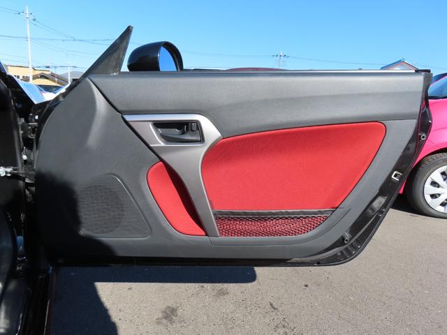 コペン ローブ ETC ナビ TV LEDヘッドランプ スマートキー アイドリングストップ シートヒーター CVT 盗難防止システム ABS ESC CD DVD再生 USB Bluetooth アルミホイール(68枚目)