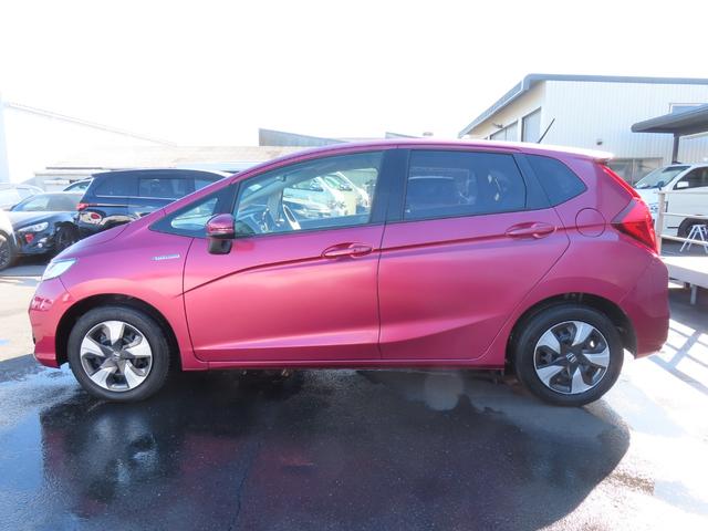 フィットハイブリッド Ｌ　ホンダセンシング　ハイブリッド　ＥＴＣ　バックカメラ　ＴＶ　オートクルーズコントロール　レーンアシスト　衝突被害軽減システム　オートライト　ＬＥＤヘッドランプ　スマートキー　アイドリングストップ　電動格納ミラー　ＡＴ（14枚目）