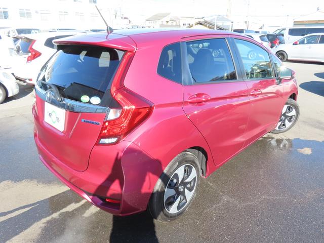 フィットハイブリッド Ｌ　ホンダセンシング　ハイブリッド　ＥＴＣ　バックカメラ　ＴＶ　オートクルーズコントロール　レーンアシスト　衝突被害軽減システム　オートライト　ＬＥＤヘッドランプ　スマートキー　アイドリングストップ　電動格納ミラー　ＡＴ（16枚目）