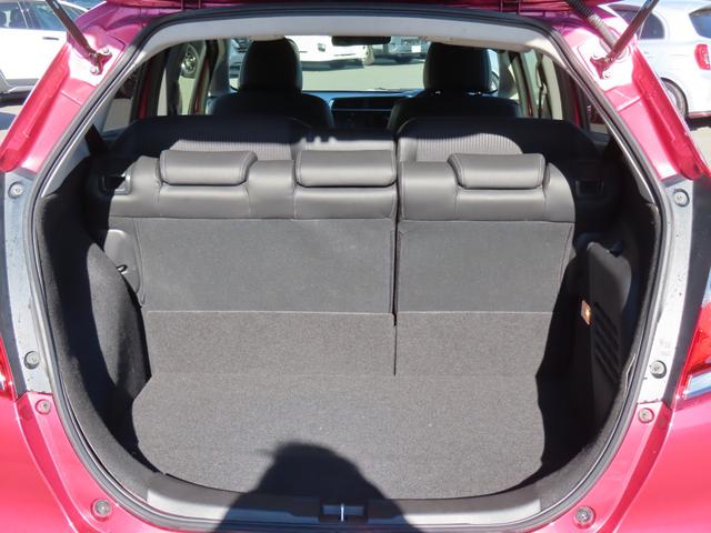 フィットハイブリッド Ｌ　ホンダセンシング　ハイブリッド　ＥＴＣ　バックカメラ　ＴＶ　オートクルーズコントロール　レーンアシスト　衝突被害軽減システム　オートライト　ＬＥＤヘッドランプ　スマートキー　アイドリングストップ　電動格納ミラー　ＡＴ（19枚目）