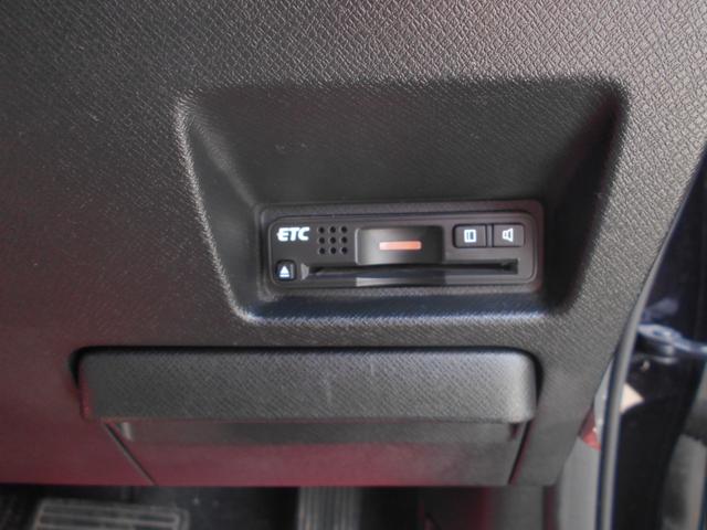 ステップワゴンスパーダ Ｚ　純正ＨＤＤインターナビ　フルセグＴＶ　バックカメラ　ＤＶＤ再生　新品ドラレコ　両側パワースライドドア　パドルシフト　スマートキー　ＥＴＣ　純正ＨＩＤ　純正アルミ　リアスポイラー　チェーンベルト（18枚目）