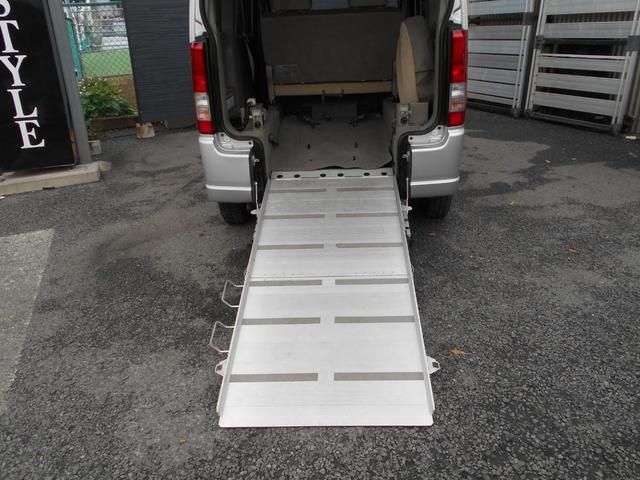 エブリイワゴン 　車いす移動車後部電動固定リアシート付　リモコン付　ハイルーフ　ドラレコ　社外ナビ　フルセグＴＶ　ＤＶＤ再生　ブルートゥース　キーレス　ＥＴＣ　社外アルミ　電動格納ミラー　チェーンベルト（11枚目）