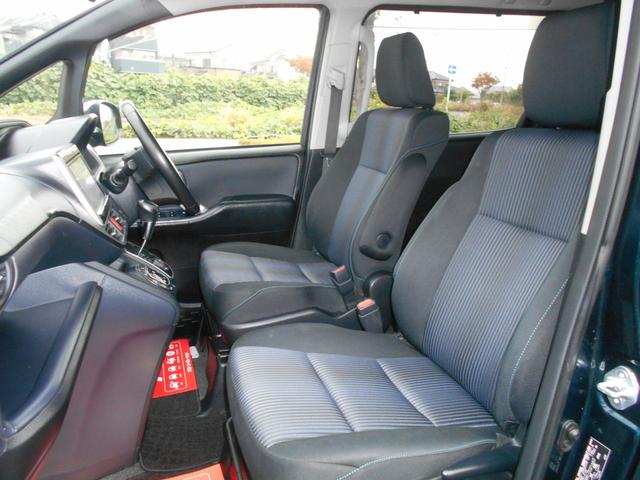 ヴォクシー ZS 煌 4WD 純正ナビ フルセグTV Bカメラ DVD再生 ブルートゥース 純正フリップダウンモニター 新品ドラレコ 両側パワースライドドア スマートキー プッシュスタート ETC 純正アルミ Tチェーン(11枚目)