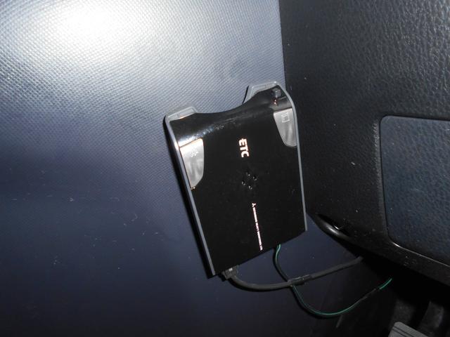 ヴォクシー ZS 煌 4WD 純正ナビ フルセグTV Bカメラ DVD再生 ブルートゥース 純正フリップダウンモニター 新品ドラレコ 両側パワースライドドア スマートキー プッシュスタート ETC 純正アルミ Tチェーン(25枚目)