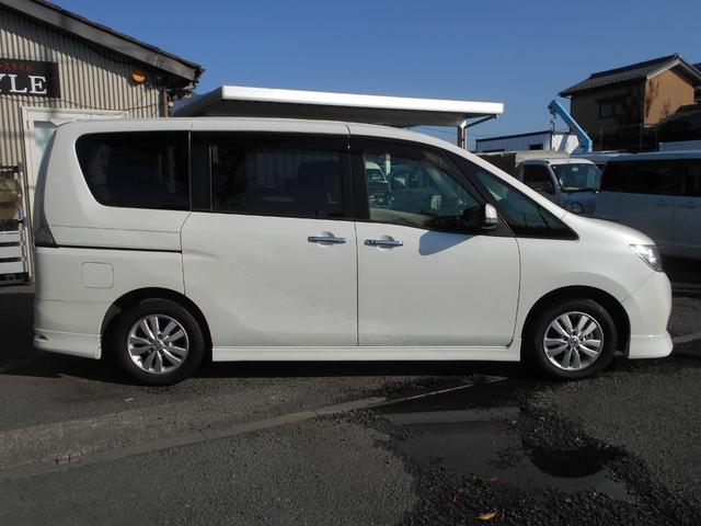 セレナ ２０Ｇ　純正ナビ　フルセグＴＶ　バックカメラ　ＤＶＤ再生　ブルートゥース　新品ドラレコ　エアロ　アルパインフリップダウンモニター　両側パワースライドドア　インテリキー　プッシュスタート　ＥＴＣ　チェーンベルト（8枚目）