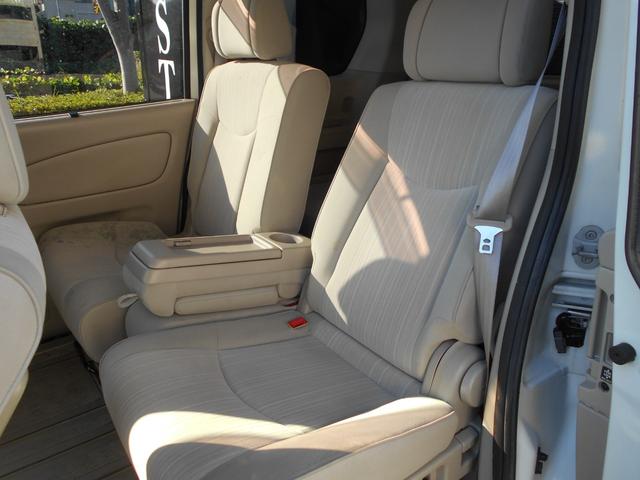 セレナ ２０Ｇ　純正ナビ　フルセグＴＶ　バックカメラ　ＤＶＤ再生　ブルートゥース　新品ドラレコ　エアロ　アルパインフリップダウンモニター　両側パワースライドドア　インテリキー　プッシュスタート　ＥＴＣ　チェーンベルト（11枚目）