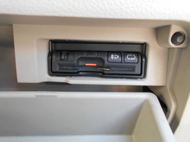 セレナ ２０Ｇ　純正ナビ　フルセグＴＶ　バックカメラ　ＤＶＤ再生　ブルートゥース　新品ドラレコ　エアロ　アルパインフリップダウンモニター　両側パワースライドドア　インテリキー　プッシュスタート　ＥＴＣ　チェーンベルト（18枚目）