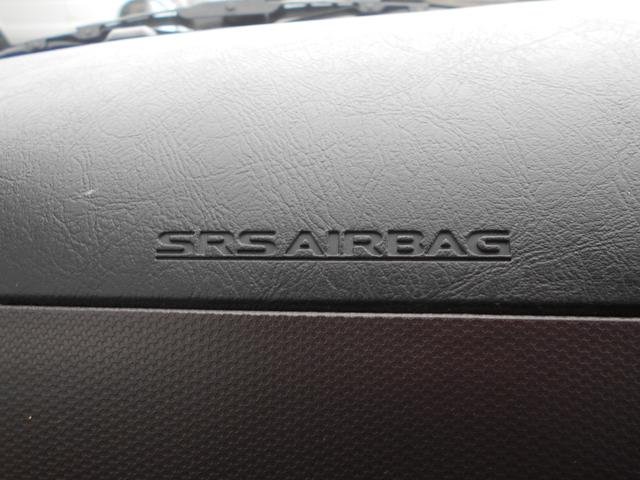 助手席までエアバックが搭載されております。安全面に配慮される方には必須条件となるかと思われます。