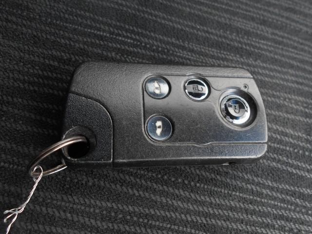 フリードスパイクハイブリッド ジャストセレクション 純正9インチナビ フルセグTV バックカメラ 新品ドラレコ 両側パワースライドドア スマートキー ETC 社外15インチアルミ ウィンカーミラー リアスポイラー 純正HID チェーンベルト(15枚目)