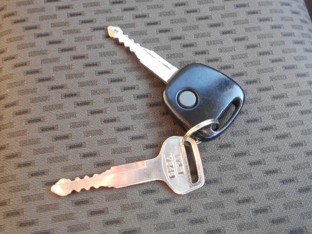 エブリイ ＰＣ　社外ナビ　フルセグＴＶ　バックカメラ　ＤＶＤ再生　ブルートゥース　新品ドラレコ　キーレス　パワーウィンドウ　ＥＴＣ　オーバーヘッドシェルフ　チェーンベルト（16枚目）