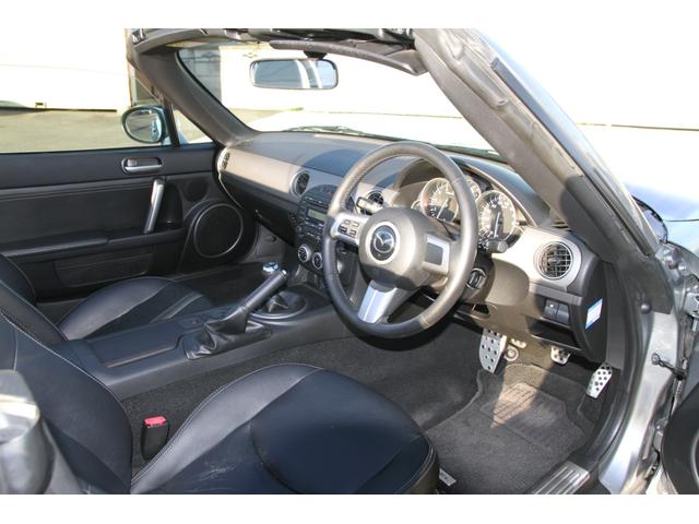 ロードスター RS RHT リトラクタブルハードトップ/BOSEサウンドシステム/6連奏CDチェンジャー/ブラックレザーシート/シートヒーター/アドバンレーシング18インチアルミ/車高調/HIDライト/オートエグゼエアクリーナー(12枚目)