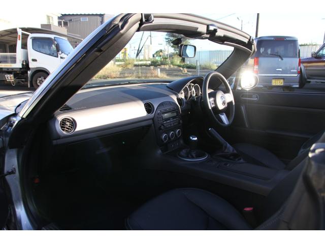 ロードスター RS RHT リトラクタブルハードトップ/BOSEサウンドシステム/6連奏CDチェンジャー/ブラックレザーシート/シートヒーター/アドバンレーシング18インチアルミ/車高調/HIDライト/オートエグゼエアクリーナー(14枚目)