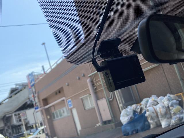 アクア Ｓ　ドライブレコーダー　ＥＴＣ　バックカメラ　ナビ　ＴＶ　スマートキー　アイドリングストップ　電動格納ミラー　ＣＶＴ　衝突安全ボディ　ＡＢＳ　ＥＳＣ　Ｂｌｕｅｔｏｏｔｈ　エアコン　パワーステアリング（8枚目）