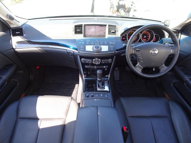 450GT V8エンジン 黒革 OPクリアテール 純正DVDナビ 6連奏CD バック/サイドカメラ シートエアコン 木目調パネル 助手席オットマン インテリキー プッシュスタート 純正18アルミ アナログクロック(10枚目)
