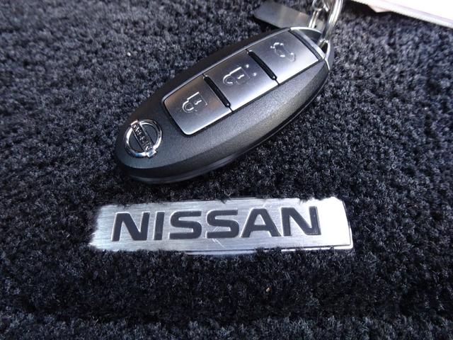 450GT V8エンジン 黒革 OPクリアテール 純正DVDナビ 6連奏CD バック/サイドカメラ シートエアコン 木目調パネル 助手席オットマン インテリキー プッシュスタート 純正18アルミ アナログクロック(73枚目)