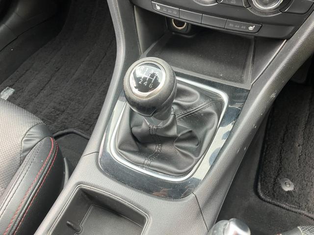 アテンザセダン XD Lパッケージ ディーゼルターボ 6速MT BOSE音響 黒革 衝突軽減ブレーキ レーダークルーズ フリップダウンモニター 社外メモリーナビ CD/DVD再生 Bカメラ トランクスルー スマートキー 純正19アルミ(20枚目)