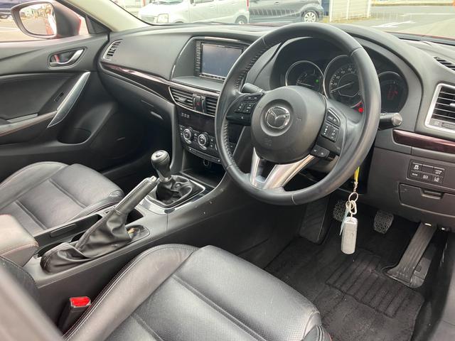 アテンザセダン XD Lパッケージ ディーゼルターボ 6速MT BOSE音響 黒革 衝突軽減ブレーキ レーダークルーズ フリップダウンモニター 社外メモリーナビ CD/DVD再生 Bカメラ トランクスルー スマートキー 純正19アルミ(45枚目)