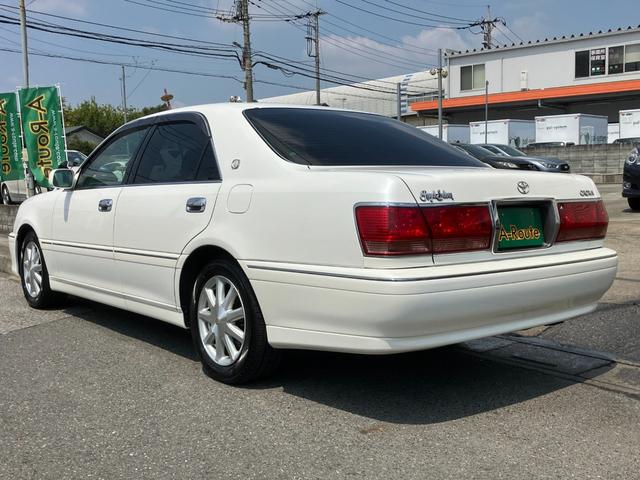 クラウン ロイヤルサルーン　プレミアム　特別仕様車　後期型　直６／１ＪＺエンジン　パール単色　クルコン　キーレス　全席パワーシート　リア電動サンシェード　純正ＤＶＤナビ　ＣＤ／ＣＳ　リアスモーク　ＨＩＤ　フォグ　オートライト　木目調パネル（32枚目）