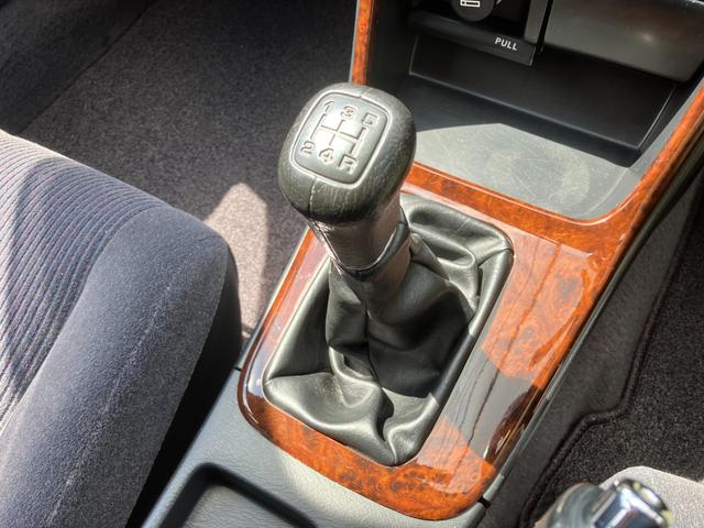 アスコット ２．０Ｓ　５速ＭＴ　直列５気筒縦置／Ｇ２０Ａエンジン　木目調インパネ　純正ＣＤオーディオ　ＦＭ／ＡＭラジオ　オートクルーズ　社外ＨＩＤ　フォグランプ　電動格納ミラー　オートエアコン　革巻ハンドル　純正１４アルミ（19枚目）