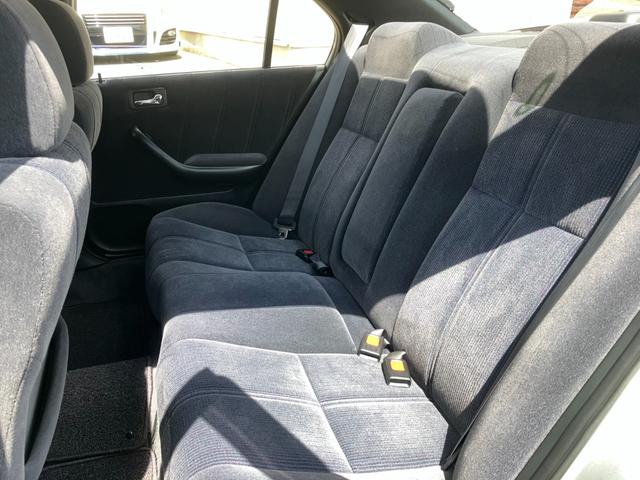 アスコット ２．０Ｓ　５速ＭＴ　直列５気筒縦置／Ｇ２０Ａエンジン　木目調インパネ　純正ＣＤオーディオ　ＦＭ／ＡＭラジオ　オートクルーズ　社外ＨＩＤ　フォグランプ　電動格納ミラー　オートエアコン　革巻ハンドル　純正１４アルミ（57枚目）
