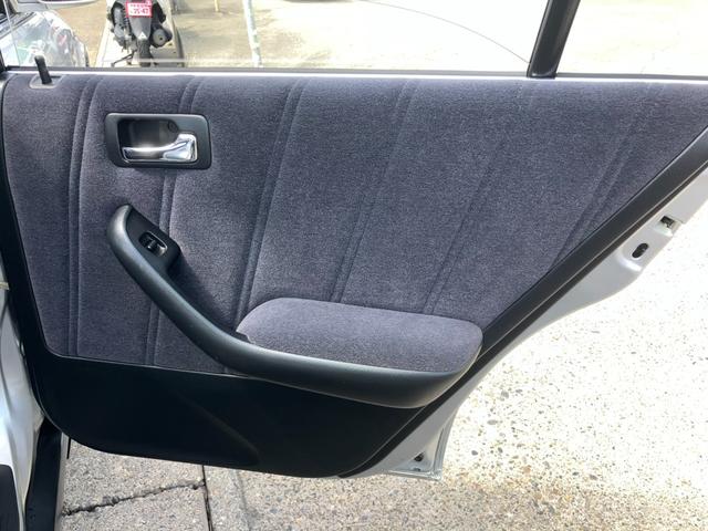 アスコット ２．０Ｓ　５速ＭＴ　直列５気筒縦置／Ｇ２０Ａエンジン　木目調インパネ　純正ＣＤオーディオ　ＦＭ／ＡＭラジオ　オートクルーズ　社外ＨＩＤ　フォグランプ　電動格納ミラー　オートエアコン　革巻ハンドル　純正１４アルミ（60枚目）