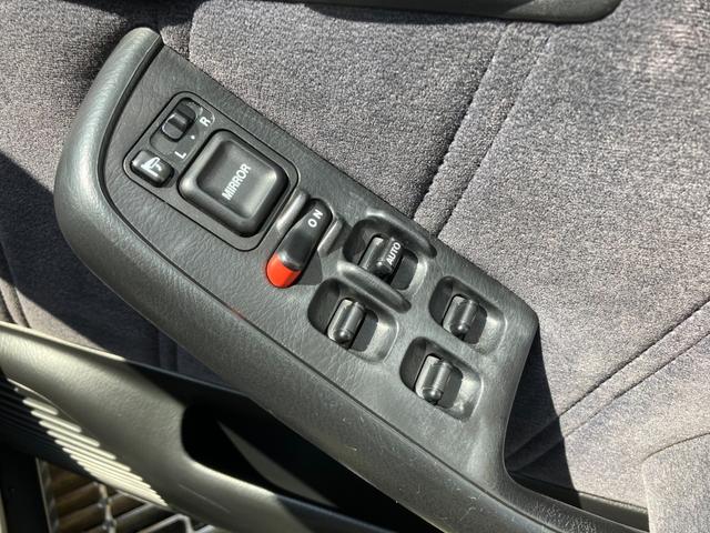 アスコット ２．０Ｓ　５速ＭＴ　直列５気筒縦置／Ｇ２０Ａエンジン　木目調インパネ　純正ＣＤオーディオ　ＦＭ／ＡＭラジオ　オートクルーズ　社外ＨＩＤ　フォグランプ　電動格納ミラー　オートエアコン　革巻ハンドル　純正１４アルミ（69枚目）