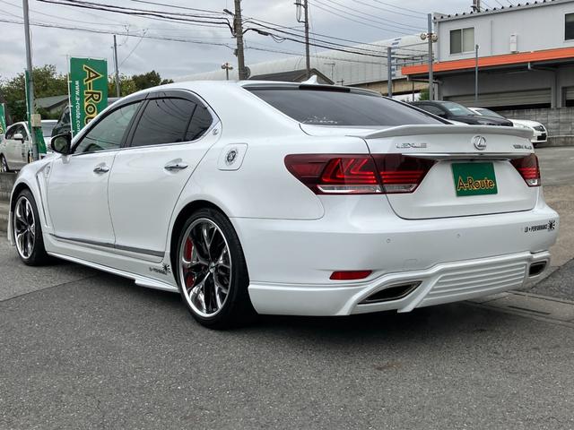 ＬＳ ＬＳ４６０　バージョンＣ　Ｉパッケージ　後期型　黒革　サンルーフ　ＷＡＬＤフルエアロ／フロントフェンダー　クレンツェ２０アルミ　レーダークルーズ　ＢＳＭ　地デジＴＶ　Ｂｌｕｅｔｏｏｔｈ接続　純正ＨＤＤナビ　ＣＤ／ＤＶＤ再生　バックカメラ（10枚目）
