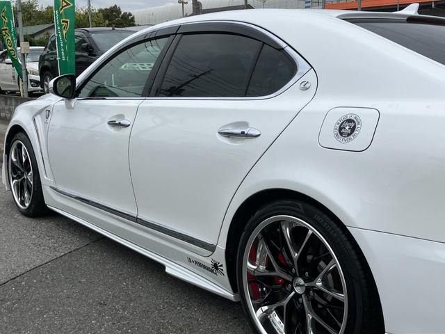 ＬＳ ＬＳ４６０　バージョンＣ　Ｉパッケージ　後期型　黒革　サンルーフ　ＷＡＬＤフルエアロ／フロントフェンダー　クレンツェ２０アルミ　レーダークルーズ　ＢＳＭ　地デジＴＶ　Ｂｌｕｅｔｏｏｔｈ接続　純正ＨＤＤナビ　ＣＤ／ＤＶＤ再生　バックカメラ（30枚目）