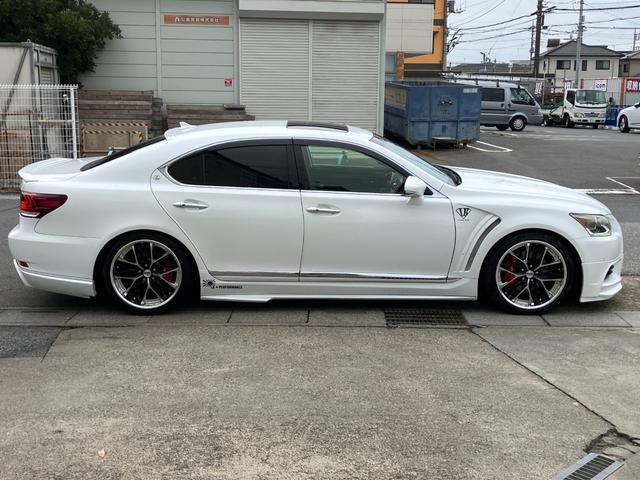 ＬＳ ＬＳ４６０　バージョンＣ　Ｉパッケージ　後期型　黒革　サンルーフ　ＷＡＬＤフルエアロ／フロントフェンダー　クレンツェ２０アルミ　レーダークルーズ　ＢＳＭ　地デジＴＶ　Ｂｌｕｅｔｏｏｔｈ接続　純正ＨＤＤナビ　ＣＤ／ＤＶＤ再生　バックカメラ（34枚目）