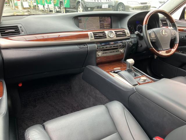 ＬＳ ＬＳ４６０　バージョンＣ　Ｉパッケージ　後期型　黒革　サンルーフ　ＷＡＬＤフルエアロ／フロントフェンダー　クレンツェ２０アルミ　レーダークルーズ　ＢＳＭ　地デジＴＶ　Ｂｌｕｅｔｏｏｔｈ接続　純正ＨＤＤナビ　ＣＤ／ＤＶＤ再生　バックカメラ（50枚目）