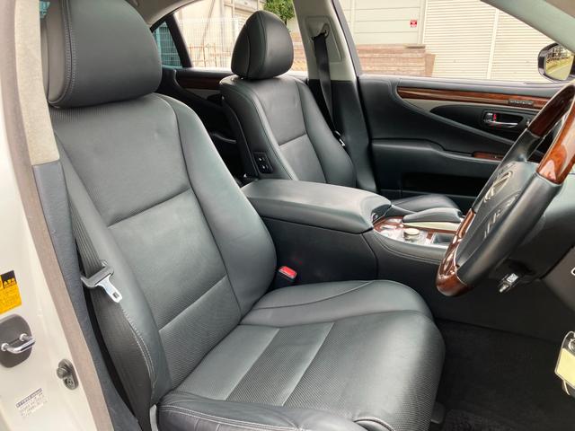 ＬＳ ＬＳ４６０　バージョンＣ　Ｉパッケージ　後期型　黒革　サンルーフ　ＷＡＬＤフルエアロ／フロントフェンダー　クレンツェ２０アルミ　レーダークルーズ　ＢＳＭ　地デジＴＶ　Ｂｌｕｅｔｏｏｔｈ接続　純正ＨＤＤナビ　ＣＤ／ＤＶＤ再生　バックカメラ（53枚目）