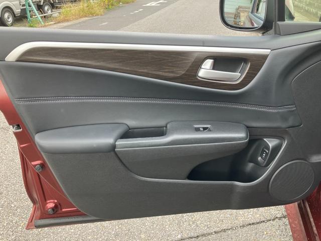 ジェイド ハイブリッドＸ　禁煙車　ホンダセンシング　コンフォートビューＰＫＧ　黒革　衝突軽減ブレーキ　レーダークルーズ　地デジＴＶ　Ｂｌｕｅｔｏｏｔｈ接続　社外メモリーナビ　ＤＶＤ再生　Ｂカメラ　ＬＥＤライト　３列６人乗（62枚目）