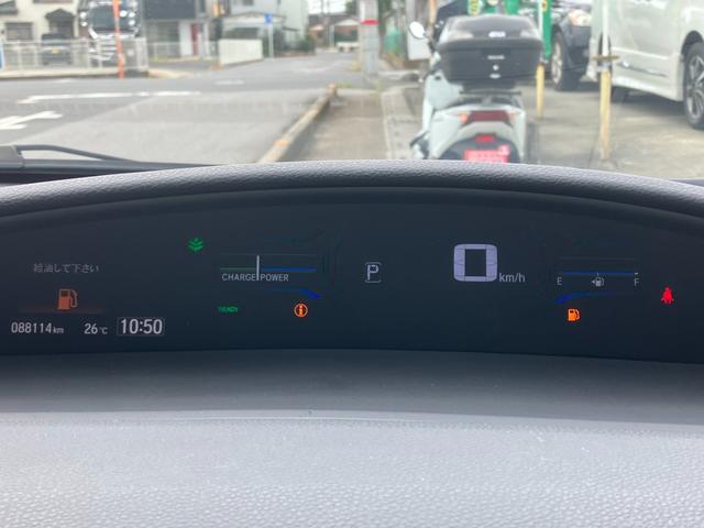 ジェイド ハイブリッドＸ　禁煙車　ホンダセンシング　コンフォートビューＰＫＧ　黒革　衝突軽減ブレーキ　レーダークルーズ　地デジＴＶ　Ｂｌｕｅｔｏｏｔｈ接続　社外メモリーナビ　ＤＶＤ再生　Ｂカメラ　ＬＥＤライト　３列６人乗（72枚目）