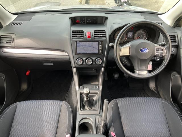 フォレスター ２．０ｉ－Ｌ　６速ＭＴ　４ＷＤ　クルコン　ＳＩ－ＤＲＩＶＥ　地デジＴＶ　Ｂｌｕｅｔｏｏｔｈ接続　社外メモリーナビ　ＣＤ／ＤＶＤ再生　バックカメラ　スマートキー　ＨＩＤ　前後フォグ　オートライト　ＥＴＣ　純正１７ＡＷ（62枚目）